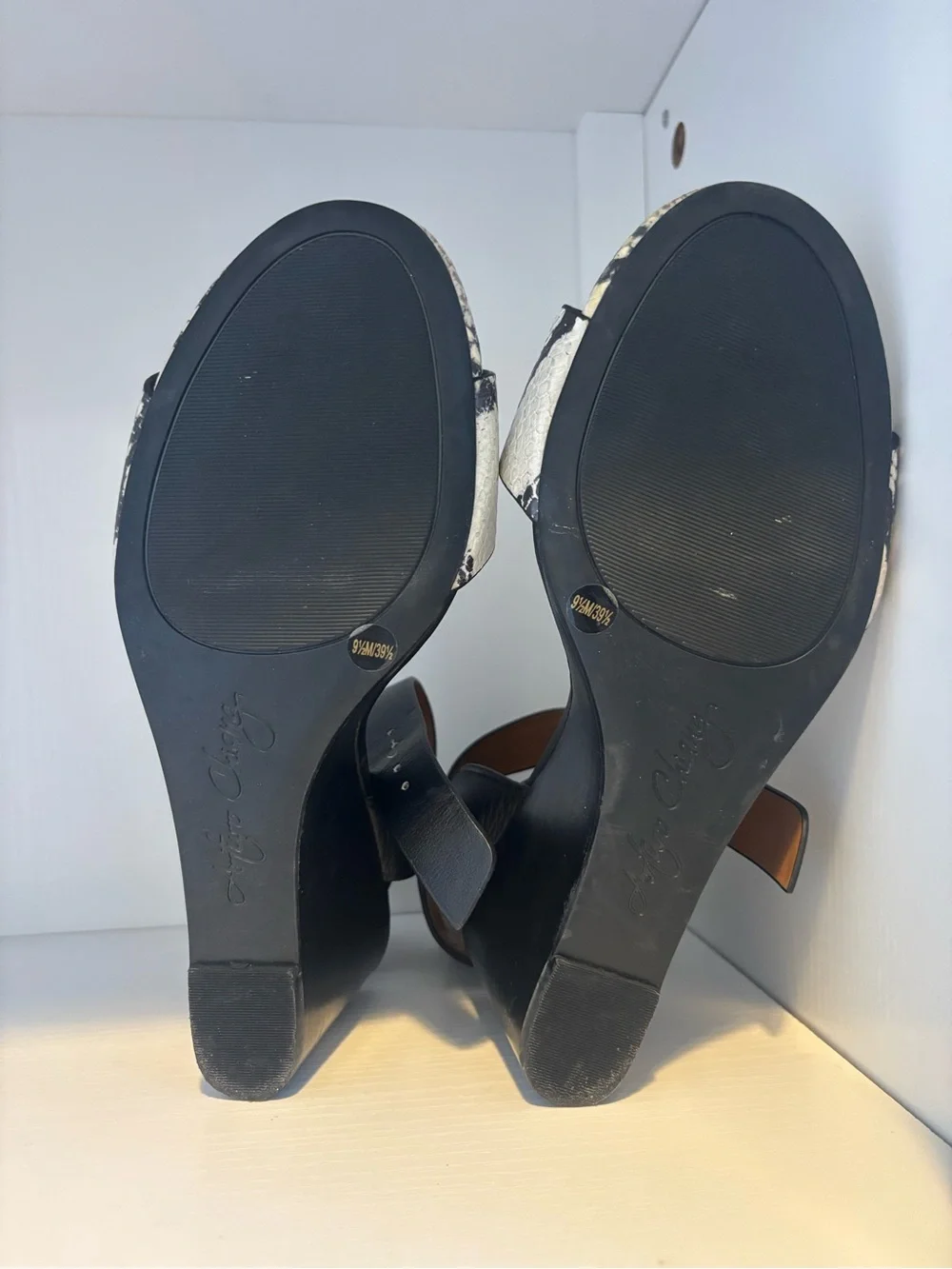 Arturo Chiang Black Leather Slingback with Snake-Print Toe